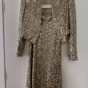 Alice and Olivia Gold Sequin crop Jacket and Skirt size 2